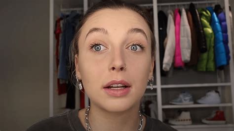 Emma Chamberlain Bio, Age, Height, Boyfriend,。